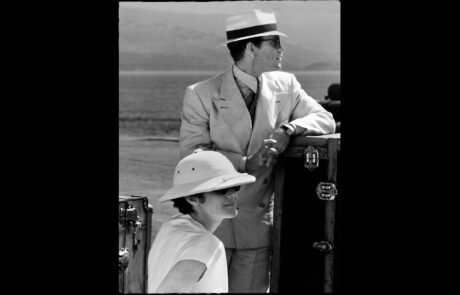 John Malkovich, Debra Winger Set “Il tè nel deserto” 1990